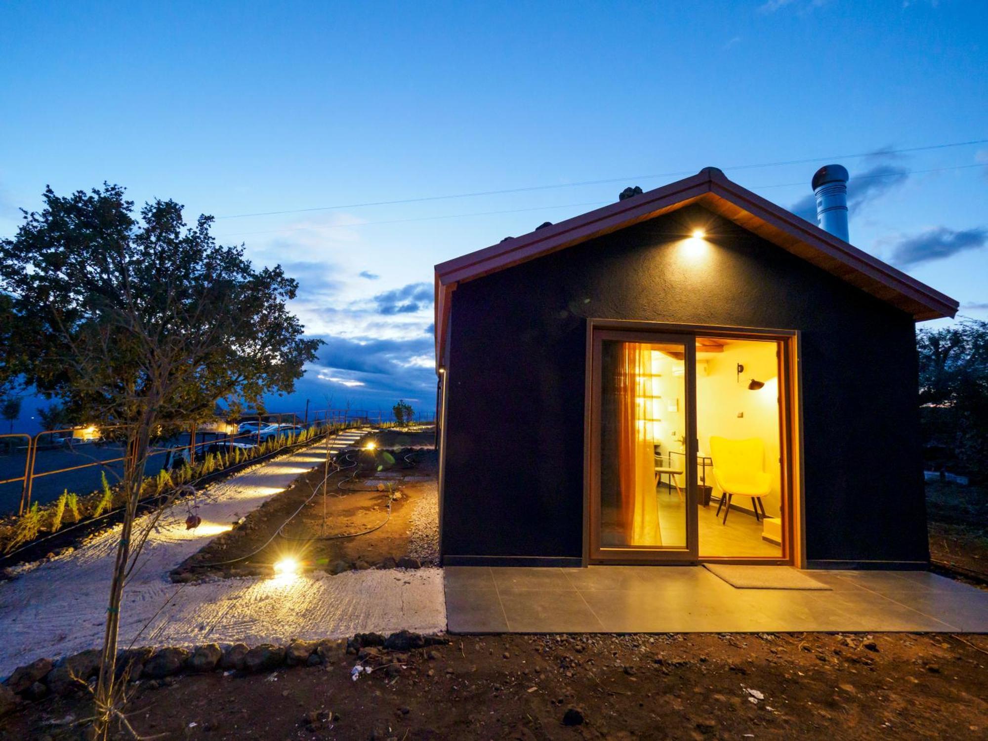 Podere Dell'Etna Segreta - Essential Nature Hotel & Glamping Biancavilla Exteriör bild